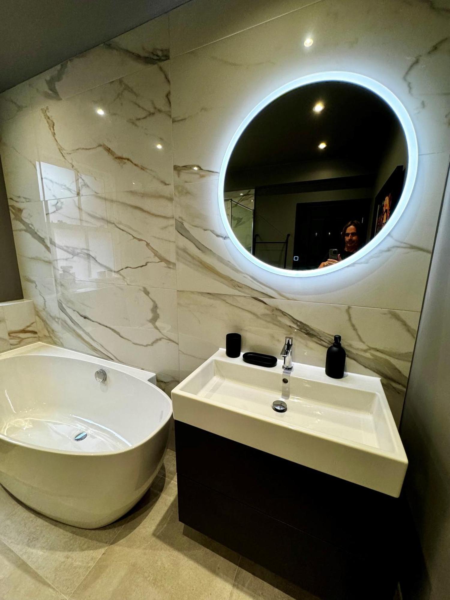Romeo'S Arch High End Luxury In Centre Of Stratford With Parking Lägenhet Exteriör bild