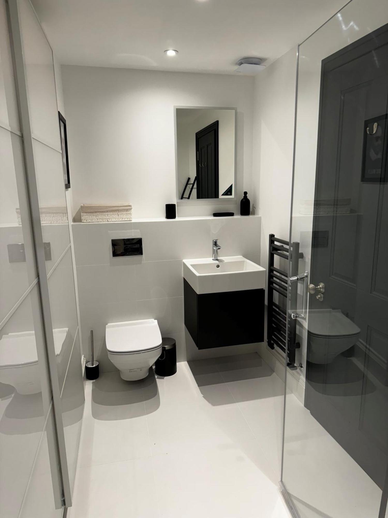 Romeo'S Arch High End Luxury In Centre Of Stratford With Parking Lägenhet Exteriör bild