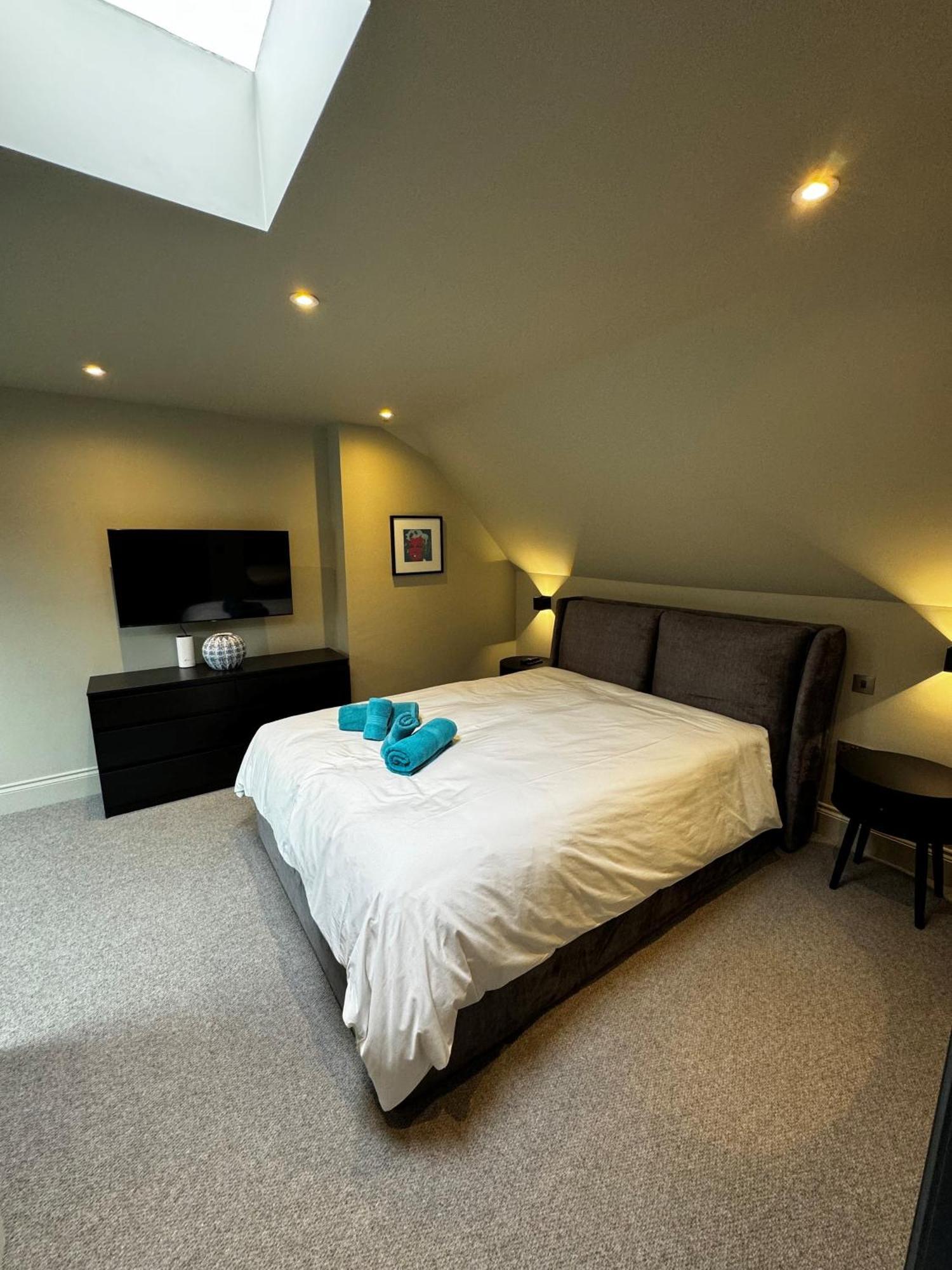 Romeo'S Arch High End Luxury In Centre Of Stratford With Parking Lägenhet Exteriör bild