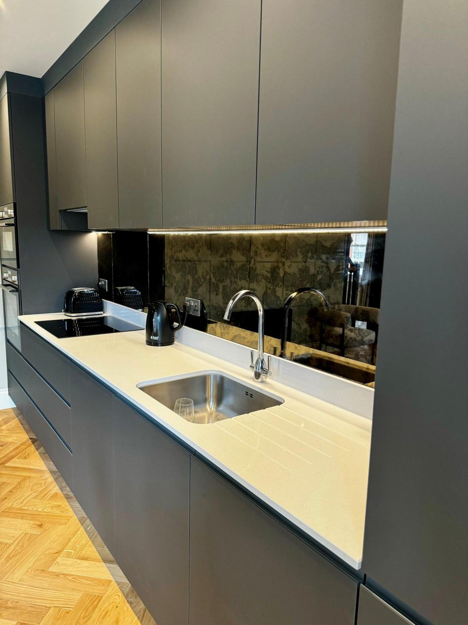 Romeo'S Arch High End Luxury In Centre Of Stratford With Parking Lägenhet Exteriör bild